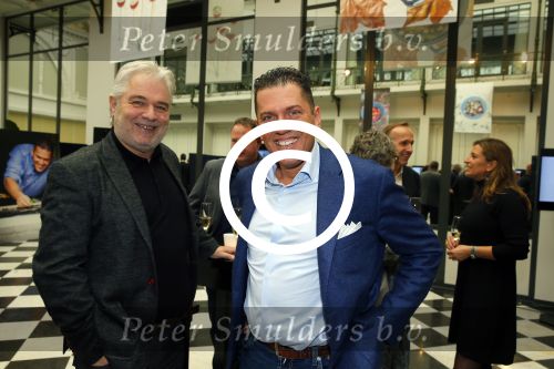 Amsterdam 19 oktober 2015 
Boekpresentatie Sacha de Boer en Jacob Jan Boerma in hotel Krasnapolsky. Man Rick Nieman praat het aan elkaar. Jacob Jan met Dorien Ouborg