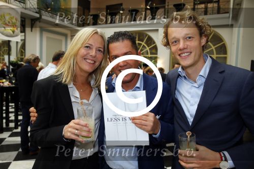 Amsterdam 19 oktober 2015 
Boekpresentatie Sacha de Boer en Jacob Jan Boerma in hotel Krasnapolsky. Man Rick Nieman praat het aan elkaar. Jacob Jan met Dorien Ouborg