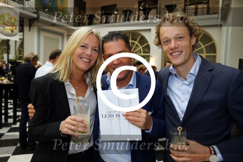 Amsterdam 19 oktober 2015 
Boekpresentatie Sacha de Boer en Jacob Jan Boerma in hotel Krasnapolsky. Man Rick Nieman praat het aan elkaar. Jacob Jan met Dorien Ouborg