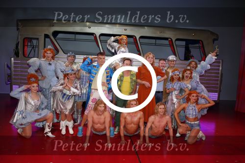 Amsterdam 11 november 2015
Premiere queen of the dessert met oa Jason Donovan Simon Greete Adam Bailey en Philip Childs in carre.