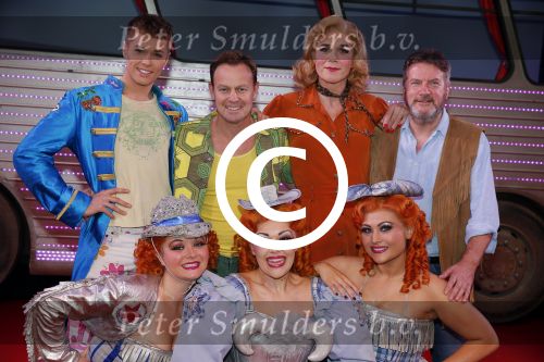 Amsterdam 11 november 2015
Premiere queen of the dessert met oa Jason Donovan Simon Greete Adam Bailey en Philip Childs in carre.