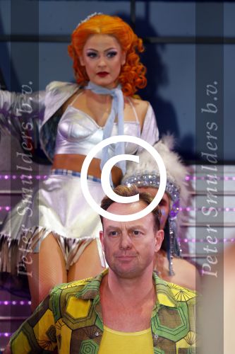 Amsterdam 11 november 2015
Premiere queen of the dessert met oa Jason Donovan Simon Greete Adam Bailey en Philip Childs in carre.