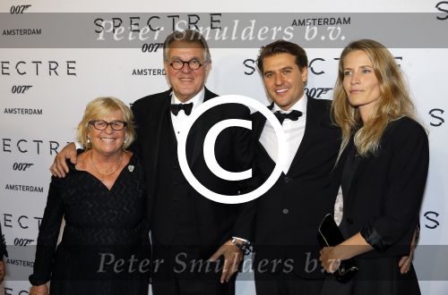Amsterdam 28 oktober 2015
Premiere James Bond spectre in Tuschinski. Jeroen Krabbe met vrouw Herma en zoon Jacob met vriendin