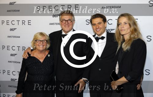 Amsterdam 28 oktober 2015
Premiere James Bond spectre in Tuschinski. Jeroen Krabbe met vrouw Herma en zoon Jacob met vriendin