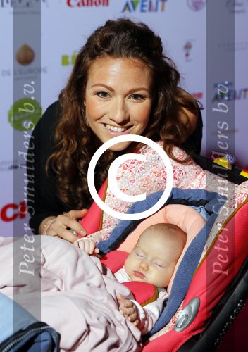 Amsterdam 29 oktober 2015
Mom\'s moment in hotel l europe. Jessica Mendels met baby