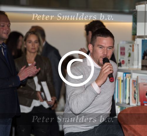 Amsterdam 10 november 2015
Presentatie sinterklaasboeken met Johnny de Mol Halina Reijn Kim Lian v d Meij en Albert Verlinde