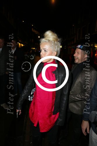 Amsterdam 4 november 2015
Presentatie van de gay issue. Josje Huisman met zus en een vriend