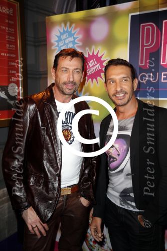Amsterdam 11 november 2015
Premiere queen of the dessert met oa Jason Donovan Simon Greete Adam Bailey en Philip Childs in carre. kapper met partner