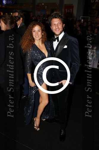 Amsterdam 28 oktober 2015
Premiere James Bond spectre in Tuschinski.
Katja Schuurman met vriend Freek v Noordwijk