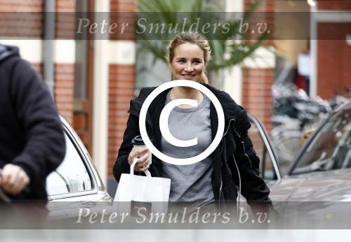 Amsterdam 5 november 2015
Lieke v Lexmond drinkt koffietje op straat