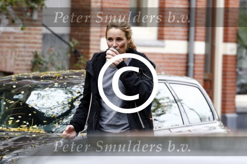 Amsterdam 5 november 2015
Lieke v Lexmond drinkt koffietje op straat