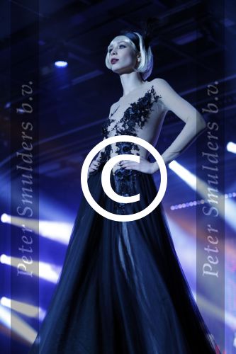 Hilversum 26 oktober 2015
Finale van Hollands next top model HNTM 2015 gepresenteerd door Anouk Smulders en Fred v Leer. De jury bestaat uit Dirk Kikstra May-Britt Mobach en Freek Koster (Touche Models).
De 4 4 finalisten zijn Loiza Lamers, Rachel Swaab Celine Koningstein en Lisa Kapper.
Loiza wordt uiteindelijk HNTM