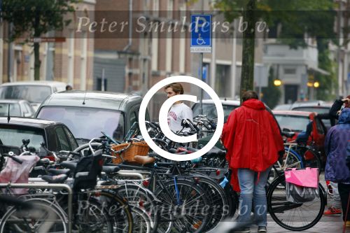 Amsterdam 21 oktober 2015
Manuel Broekman gaat met zijn vriendin Adriana Mosk met hun hond naar de dierenarts.