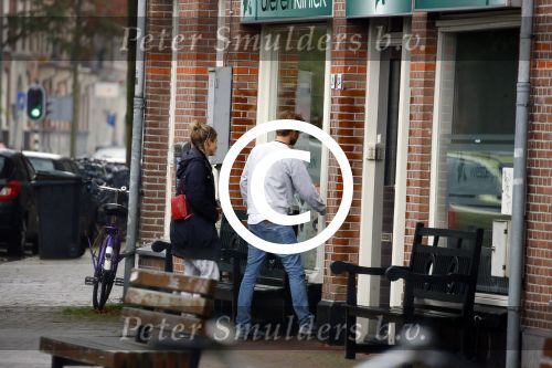 Amsterdam 21 oktober 2015
Manuel Broekman gaat met zijn vriendin Adriana Mosk met hun hond naar de dierenarts.