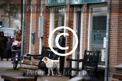 Amsterdam 21 oktober 2015
Manuel Broekman gaat met zijn vriendin Adriana Mosk met hun hond naar de dierenarts.