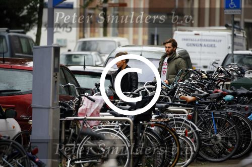 Amsterdam 21 oktober 2015
Manuel Broekman gaat met zijn vriendin Adriana Mosk met hun hond naar de dierenarts.