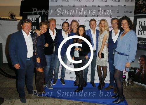 Blaricum 1 november 2015
Gala tbv Free a Girl.
Marc Reys Harrie v Hout en Teun Swinkels met vrouwen