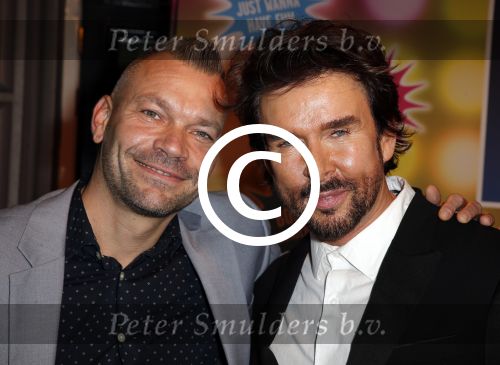 Amsterdam 11 november 2015
Premiere queen of the dessert met oa Jason Donovan Simon Greete Adam Bailey en Philip Childs in carre. Mari v d Ven met nieuwe vriend