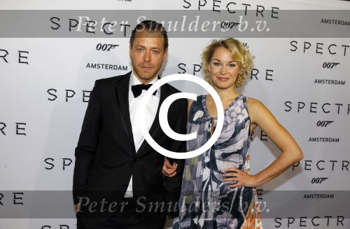 Amsterdam 28 oktober 2015
Premiere James Bond spectre in Tuschinski. Mark v Eeuwen met (een) vriendin