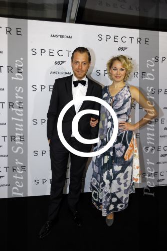 Amsterdam 28 oktober 2015
Premiere James Bond spectre in Tuschinski. Mark v Eeuwen met (een) vriendin