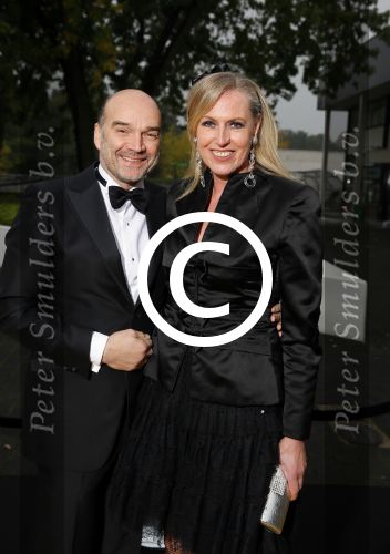 Hilversum 18 oktober 2015
Premiere nieuwe show in studio 21 Pandora. Monique Collignon met man