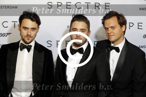 Amsterdam 28 oktober 2015
Premiere James Bond spectre in Tuschinski. nathan Moszkowiczmet vrienden