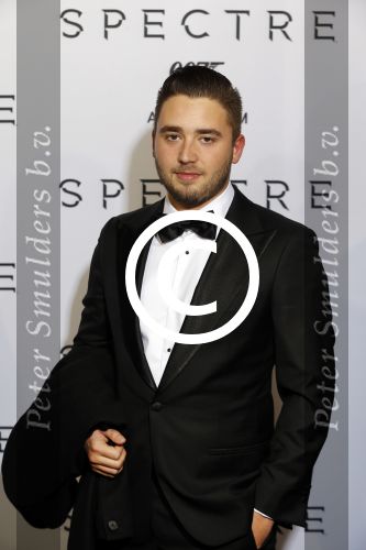 Amsterdam 28 oktober 2015
Premiere James Bond spectre in Tuschinski. nathan Moszkowiczmet vrienden