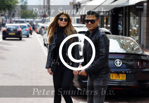 Amsterdam 13 september 2015
Olcay Gulsen met haar verloofde Frans op de pc hooftstraat op scooters