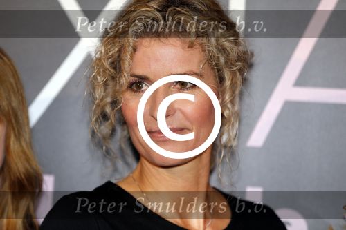 Amsterdam 2 november 2015
Presentatie boek Extase geschreven door Heleen v Royen Georgina Verbaan Daphne Deckers Susan Smit Patricia Snel Sophie v d Stap Chantal v Gastel Myrthe v d Meer Milou v d Will en Halina Reijn. De presenatie was bij Duchess.
