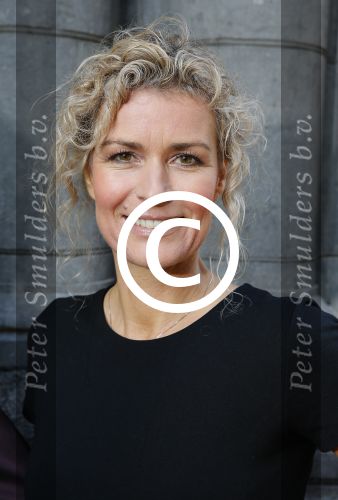 Amsterdam 2 november 2015
Presentatie boek Extase geschreven door Heleen v Royen Georgina Verbaan Daphne Deckers Susan Smit Patricia Snel Sophie v d Stap Chantal v Gastel Myrthe v d Meer Milou v d Will en Halina Reijn. De presenatie was bij Duchess.