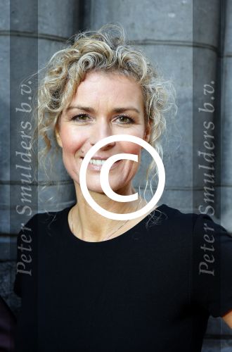 Amsterdam 2 november 2015
Presentatie boek Extase geschreven door Heleen v Royen Georgina Verbaan Daphne Deckers Susan Smit Patricia Snel Sophie v d Stap Chantal v Gastel Myrthe v d Meer Milou v d Will en Halina Reijn. De presenatie was bij Duchess.