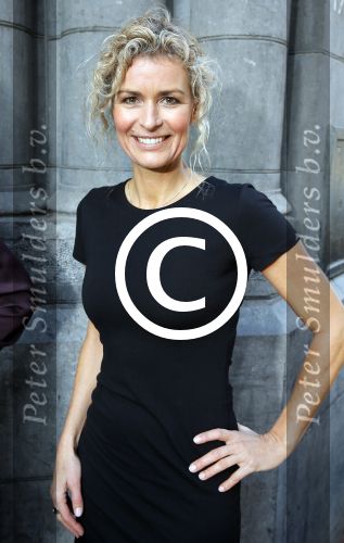 Amsterdam 2 november 2015
Presentatie boek Extase geschreven door Heleen v Royen Georgina Verbaan Daphne Deckers Susan Smit Patricia Snel Sophie v d Stap Chantal v Gastel Myrthe v d Meer Milou v d Will en Halina Reijn. De presenatie was bij Duchess.