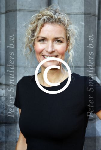 Amsterdam 2 november 2015
Presentatie boek Extase geschreven door Heleen v Royen Georgina Verbaan Daphne Deckers Susan Smit Patricia Snel Sophie v d Stap Chantal v Gastel Myrthe v d Meer Milou v d Will en Halina Reijn. De presenatie was bij Duchess.