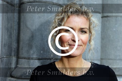 Amsterdam 2 november 2015
Presentatie boek Extase geschreven door Heleen v Royen Georgina Verbaan Daphne Deckers Susan Smit Patricia Snel Sophie v d Stap Chantal v Gastel Myrthe v d Meer Milou v d Will en Halina Reijn. De presenatie was bij Duchess.
