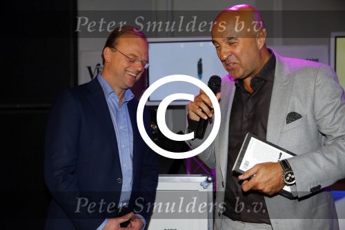 Amsterdam 16 oktober 2015 
Boekpresentatie John v d Heuvel bij de telegraaf. John met Paul Jansen de hoofdredacteur van de telegraaf