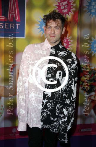 Amsterdam 11 november 2015
Premiere queen of the dessert met oa Jason Donovan Simon Greete Adam Bailey en Philip Childs in carre. Paul Turner