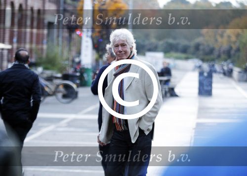 Amsterdam 27 oktober 2015
Boekpresentatie Claudia de Breij . Ook vriendin Jessica is aanwezig.
Paul v Vliet