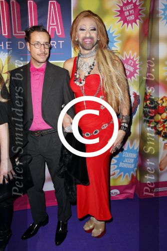 Amsterdam 11 november 2015
Premiere queen of the dessert met oa Jason Donovan Simon Greete Adam Bailey en Philip Childs in carre.