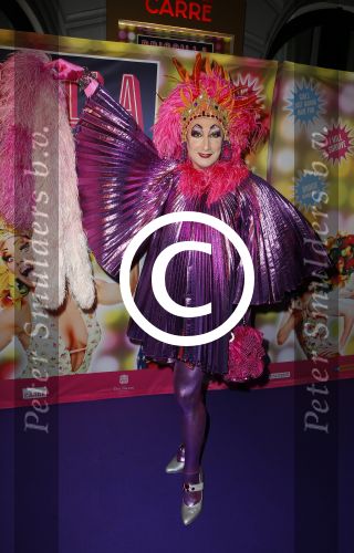 Amsterdam 11 november 2015
Premiere queen of the dessert met oa Jason Donovan Simon Greete Adam Bailey en Philip Childs in carre.
