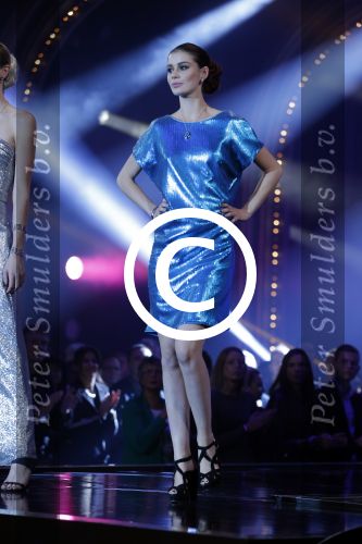 Hilversum 26 oktober 2015
Finale van Hollands next top model HNTM 2015 gepresenteerd door Anouk Smulders en Fred v Leer. De jury bestaat uit Dirk Kikstra May-Britt Mobach en Freek Koster (Touche Models).
De 4 4 finalisten zijn Loiza Lamers, Rachel Swaab Celine Koningstein en Lisa Kapper.
Loiza wordt uiteindelijk HNTM