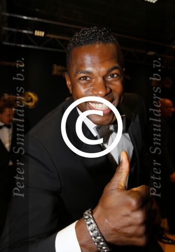 Amsterdam 15 oktober 2015
Uitreiking van de 50e televizierring in carre. Anouk Maas met Remy Bonjasky (buddha to buddha band)