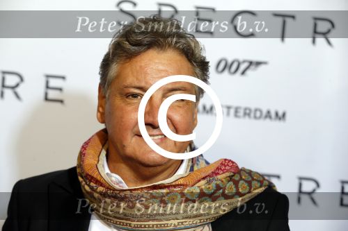 Amsterdam 28 oktober 2015
Premiere James Bond spectre in Tuschinski.
Rene Froger met zijn zoon