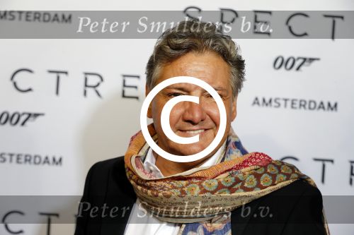 Amsterdam 28 oktober 2015
Premiere James Bond spectre in Tuschinski.
Rene Froger met zijn zoon