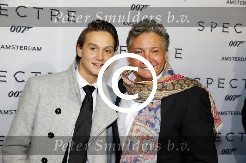 Amsterdam 28 oktober 2015
Premiere James Bond spectre in Tuschinski.
Rene Froger met zijn zoon