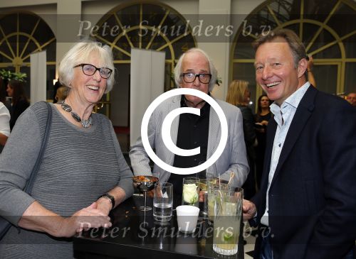 Amsterdam 19 oktober 2015 
Boekpresentatie Sacha de Boer en Jacob Jan Boerma in hotel Krasnapolsky. Man Rick Nieman praat het aan elkaar. Rick met zijn ouders