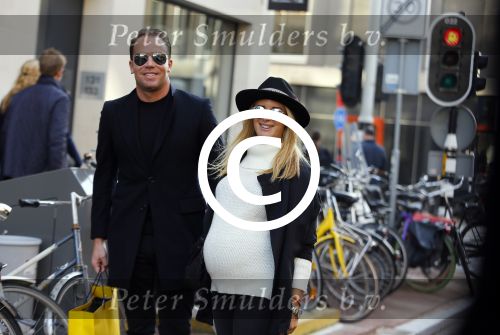 Amsterdam 30 oktober 2015
Robert Doornbos met zijn zwangere vriendin Chantal Bles
