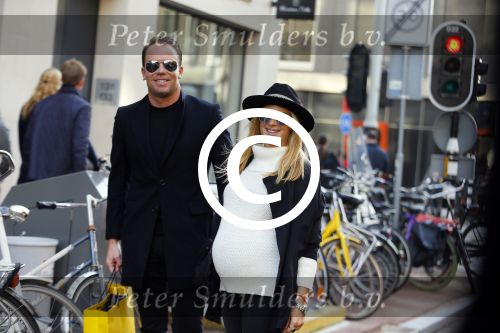 Amsterdam 30 oktober 2015
Robert Doornbos met zijn zwangere vriendin Chantal Bles
