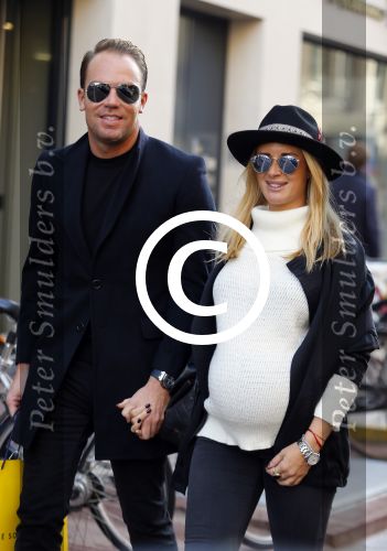 Amsterdam 30 oktober 2015
Robert Doornbos met zijn zwangere vriendin Chantal Bles