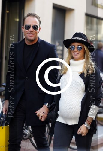 Amsterdam 30 oktober 2015
Robert Doornbos met zijn zwangere vriendin Chantal Bles