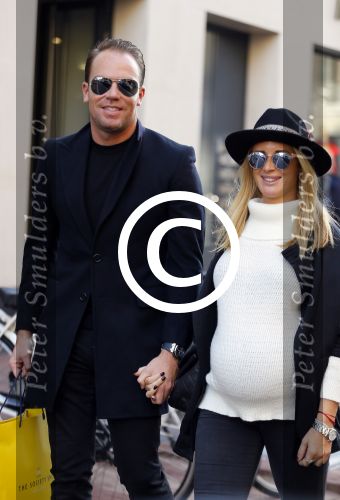 Amsterdam 30 oktober 2015
Robert Doornbos met zijn zwangere vriendin Chantal Bles